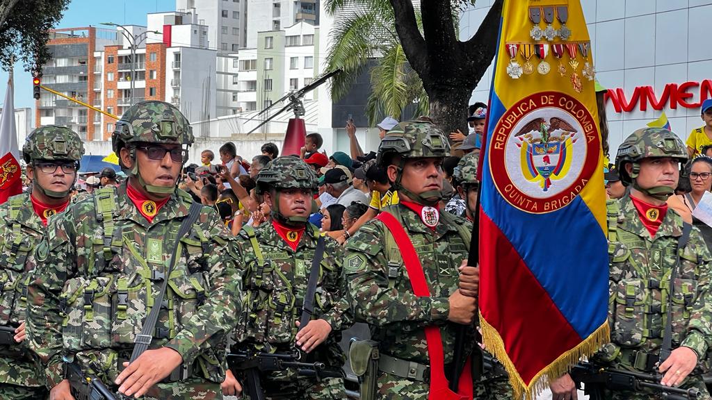 En directo Disfrute del desfile del 20 de julio en Bucaramanga